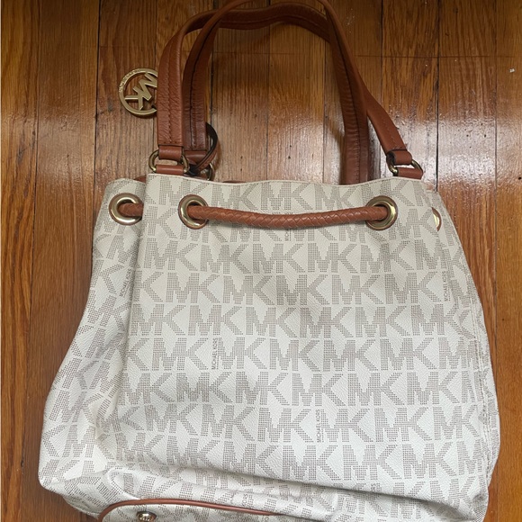 New‼️ Brand new Michael Kors Shoulder Bag - Picture 2 of 3